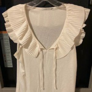 Banana Republic Accordian Collar Top Size Medium 79% Polyester 21% Rayon.